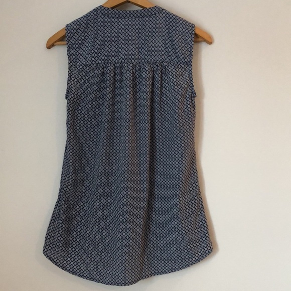 Kenar Shirt SZ XS Sleeveless Soft and Flowy 3/4 button closure in front V-Neck - Picture 10 of 11